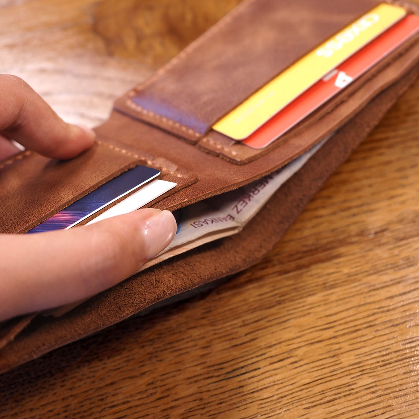 Classic Bifold Leather Wallet - WAD013