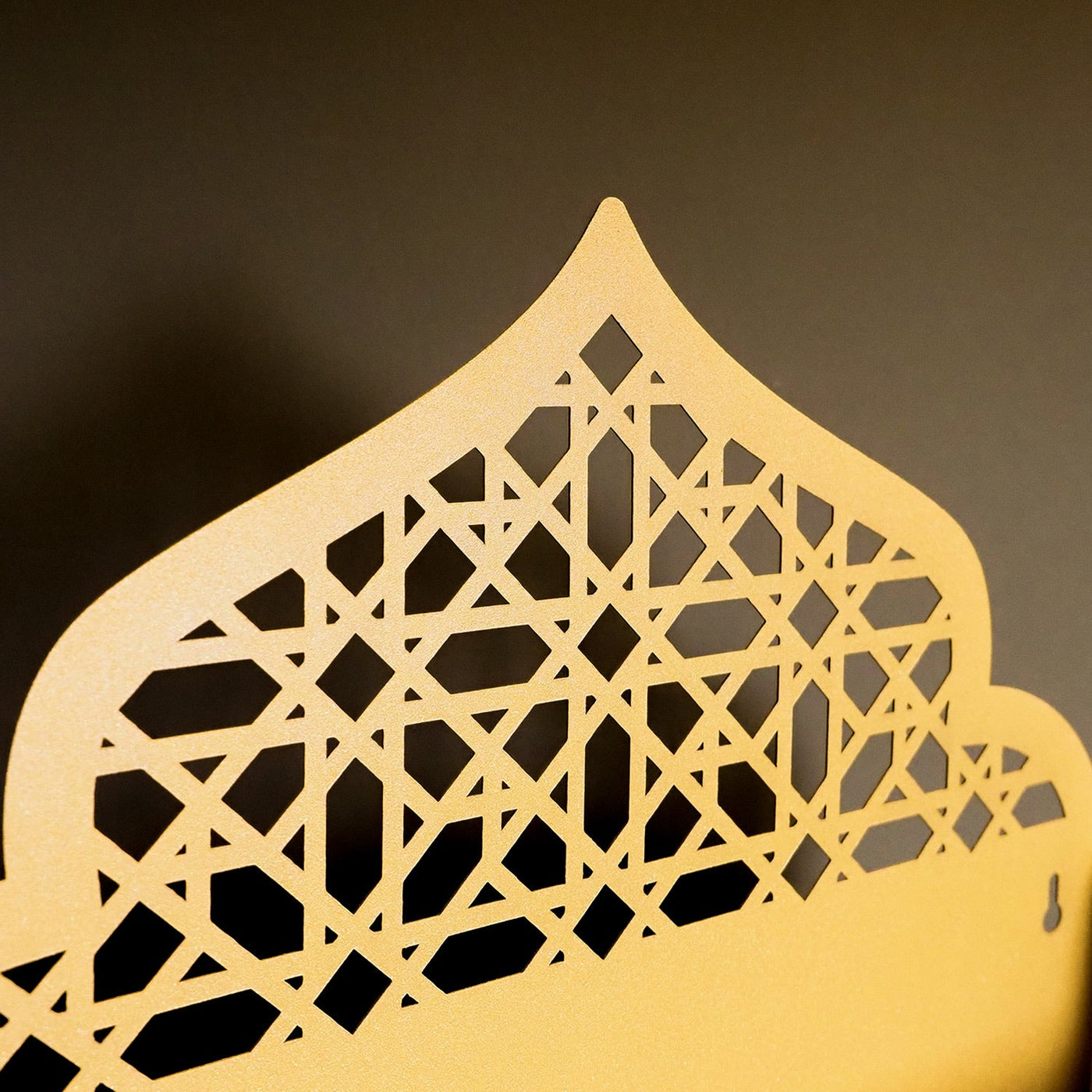 Mihrab-Shaped Metal Organizer for Quran, Tasbih & Prayer Mat – WAMH200