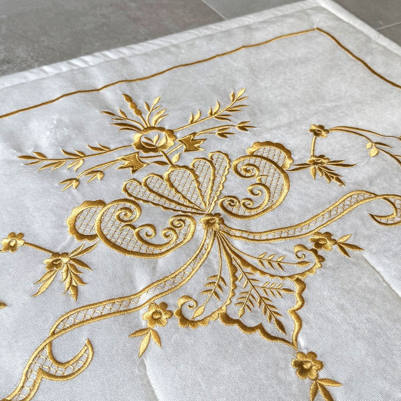 Cream Velvet Islamic Prayer Rug with Gold Embroidery – WAS014