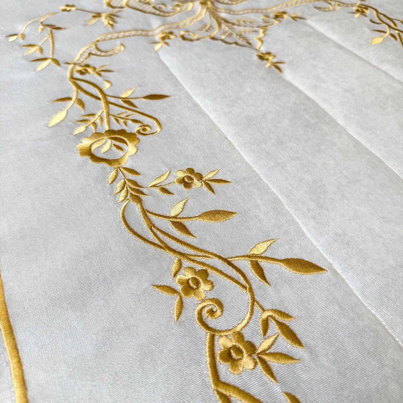 Cream Velvet Islamic Prayer Rug with Gold Embroidery – WAS014