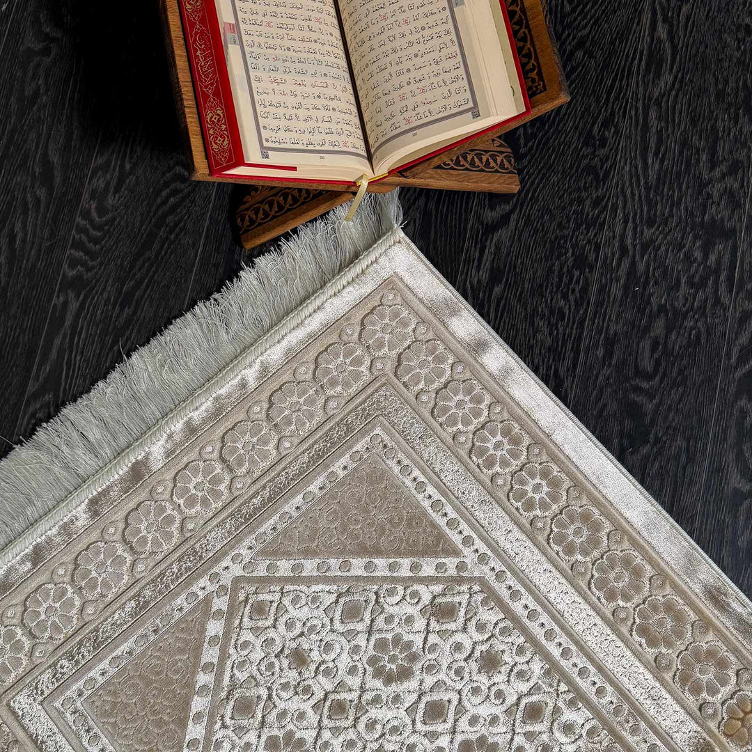 Prayer Gift Set (Prayer Rug, Quran and Tasbeeh) - WABOX004