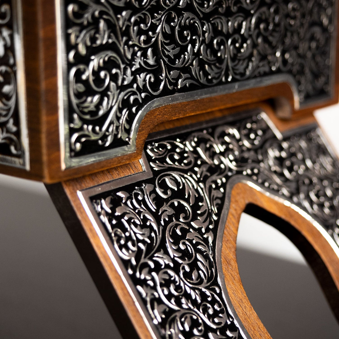 Premium Quran Stand and Quran with Silver Engravings - WAP014