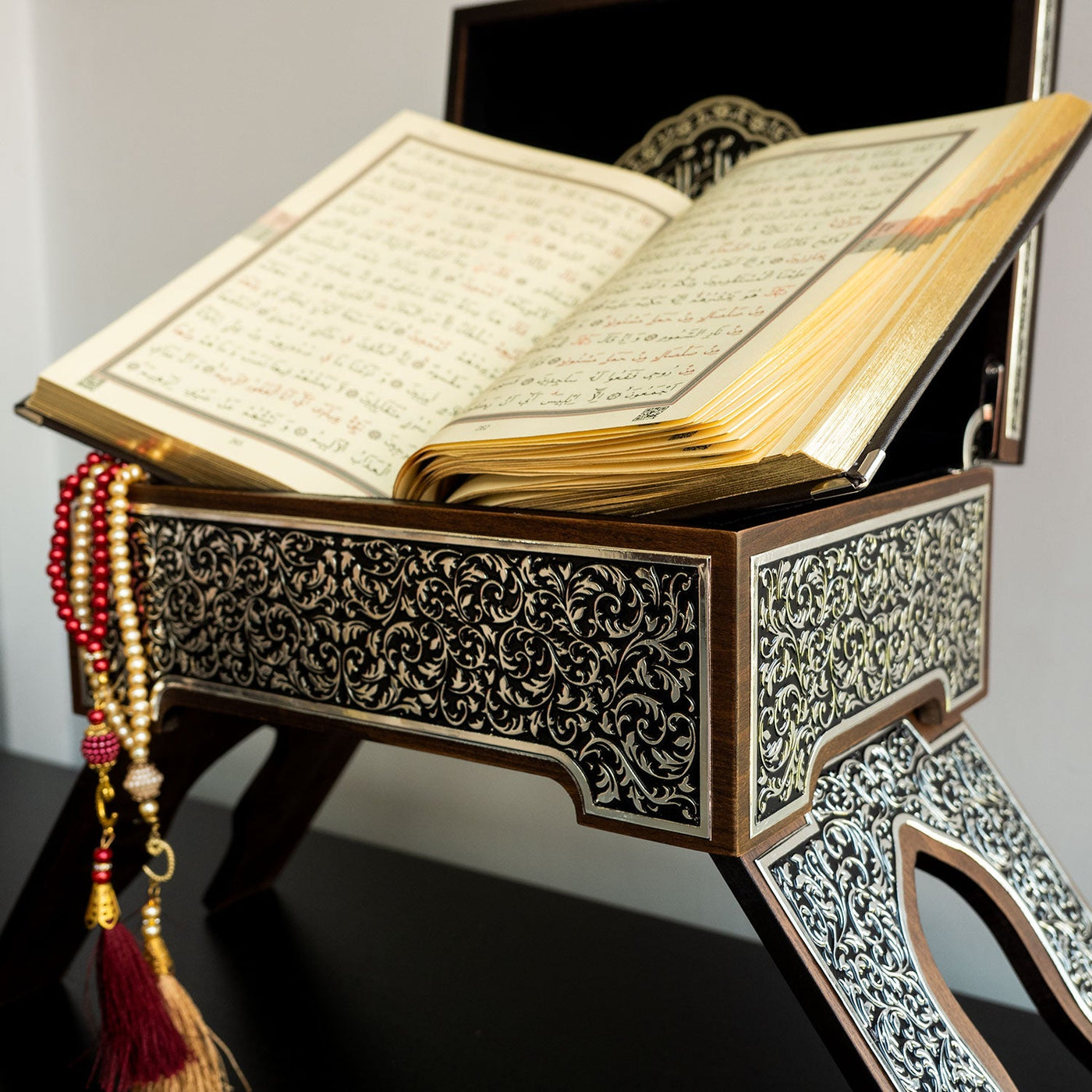 Premium Quran Stand and Quran with Silver Engravings - WAP014